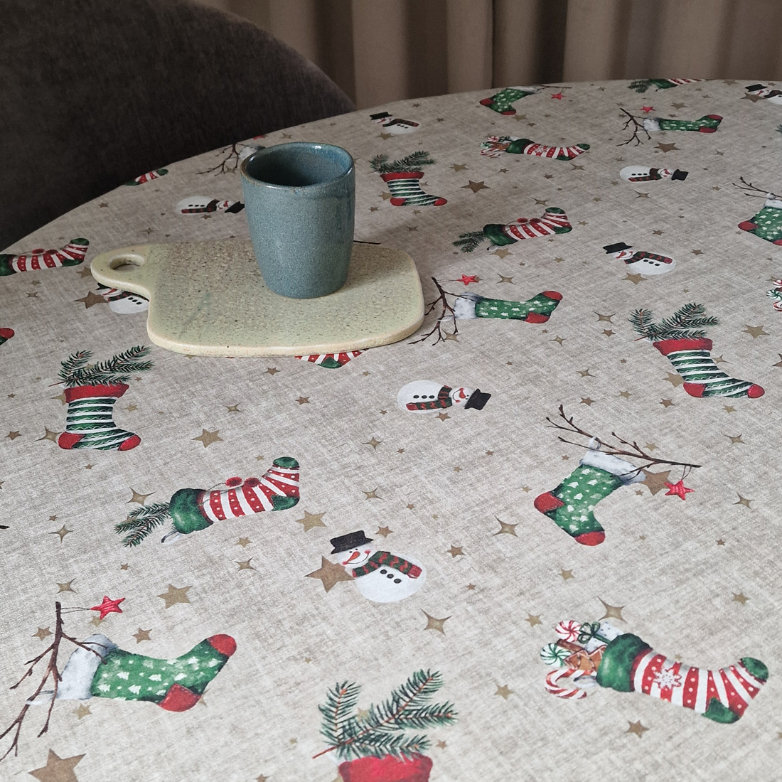 XMAS SOCKS TABLE CLOTH
