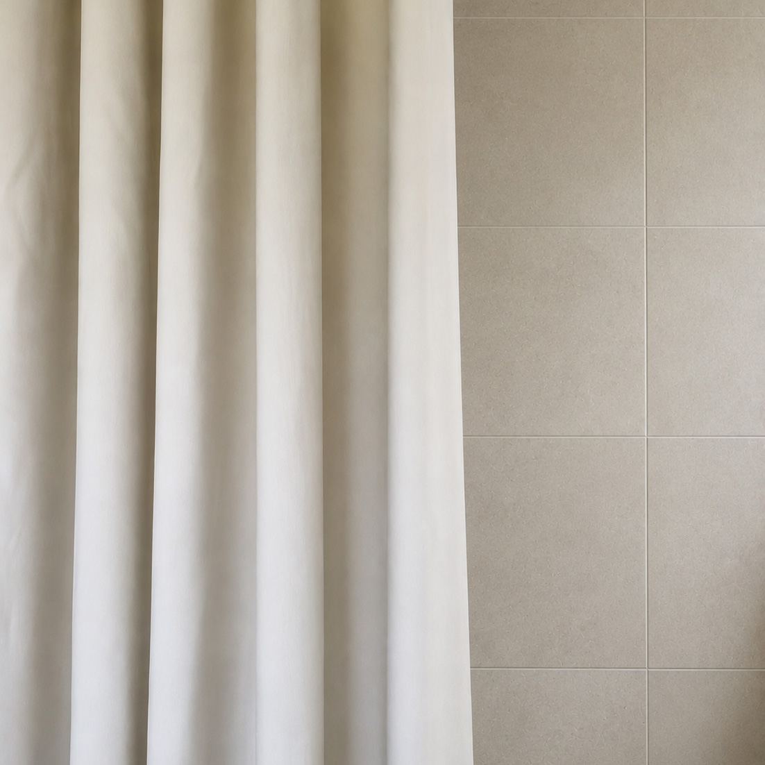 AKITA FR SHOWER W/WEIGHTBAND