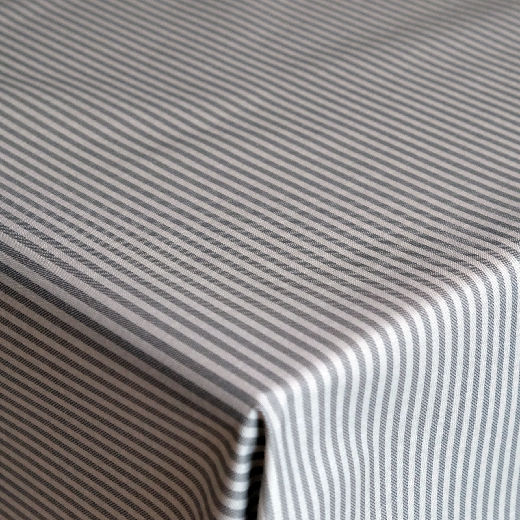 NARROW STRIPE TABLE CLOTH