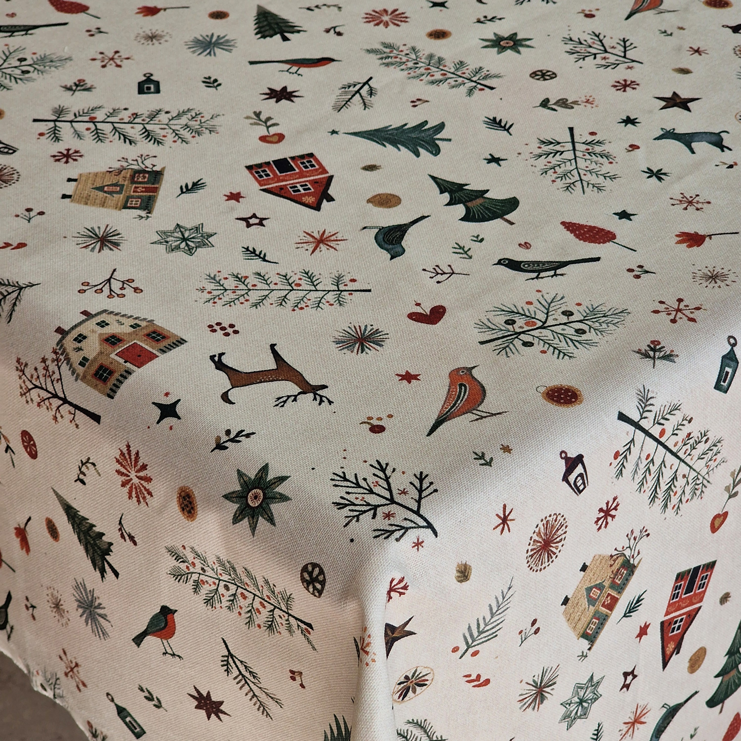 XMAS ELEMENTS TABLE CLOTH