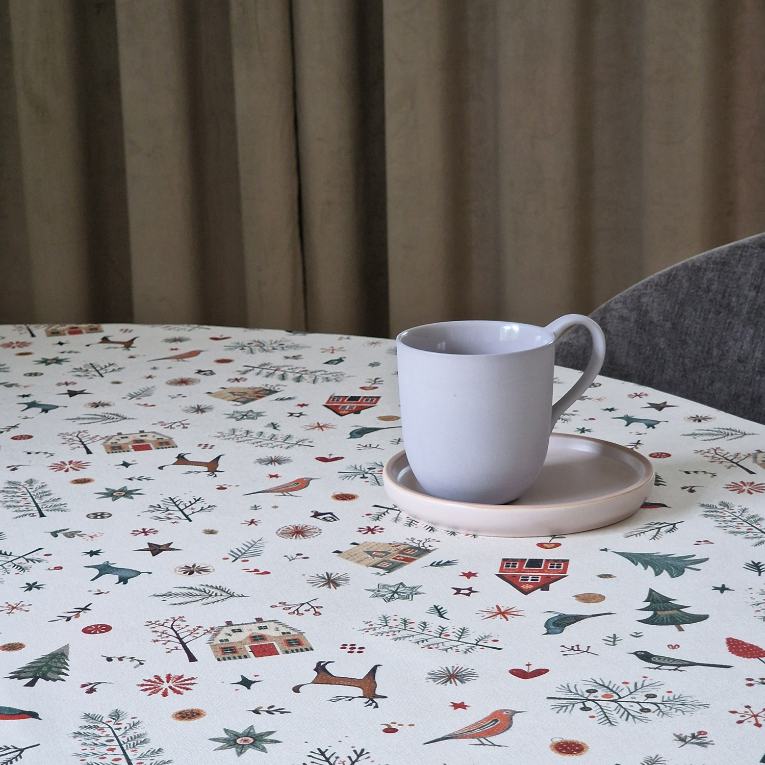 XMAS ELEMENTS TABLE CLOTH
